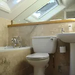 Panzió May Cottage B&B