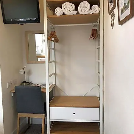 May Cottage B&B 보우네스온윈더미어