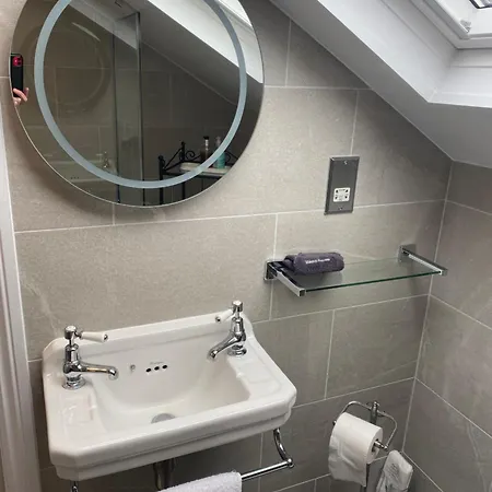 May Cottage B&B Боунес-он-Уиндермер